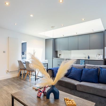 شقة Stylish 2-Bed Flat In The Heart Of West Hampstead لندن المظهر الخارجي الصورة