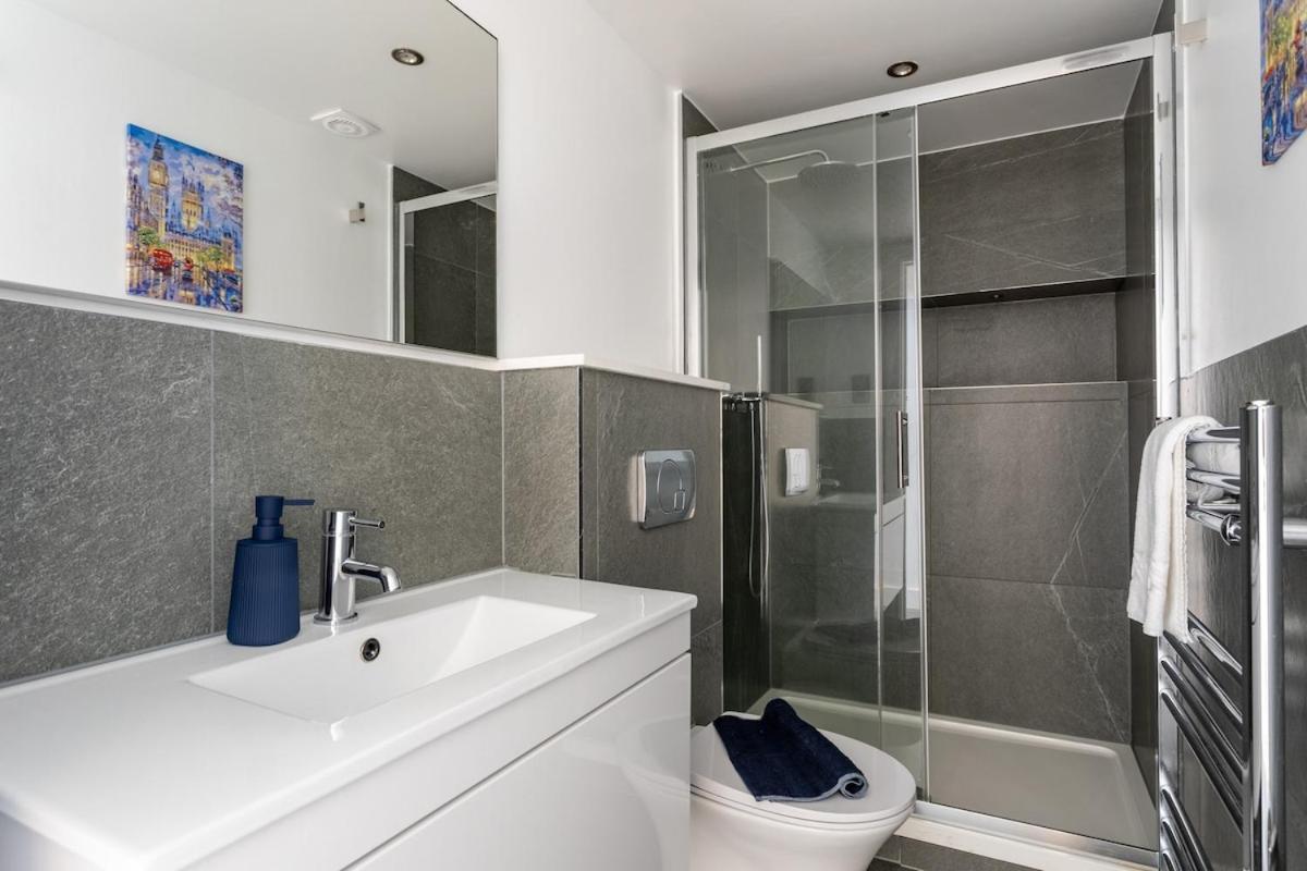شقة Stylish 2-Bed Flat In The Heart Of West Hampstead لندن المظهر الخارجي الصورة
