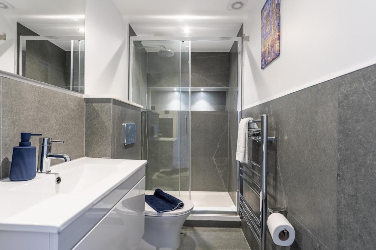 شقة Stylish 2-Bed Flat In The Heart Of West Hampstead لندن المظهر الخارجي الصورة