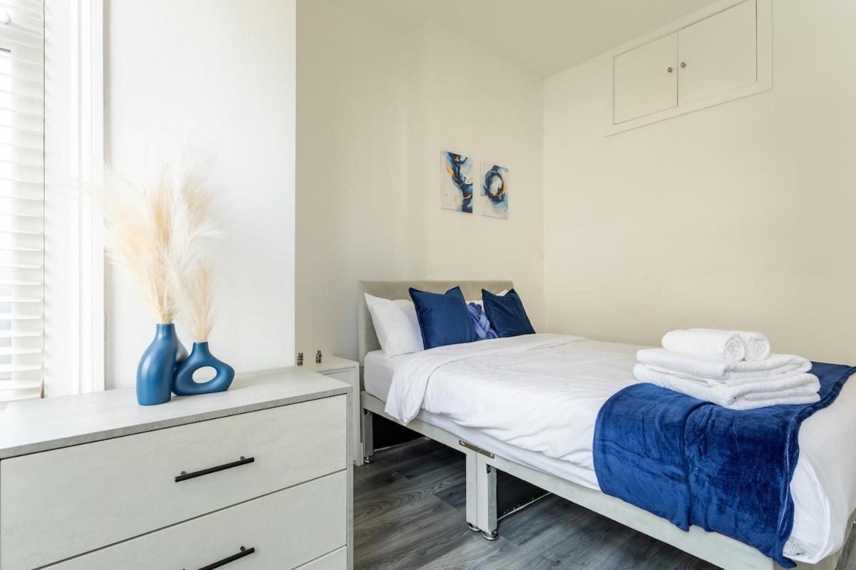 شقة Stylish 2-Bed Flat In The Heart Of West Hampstead لندن المظهر الخارجي الصورة