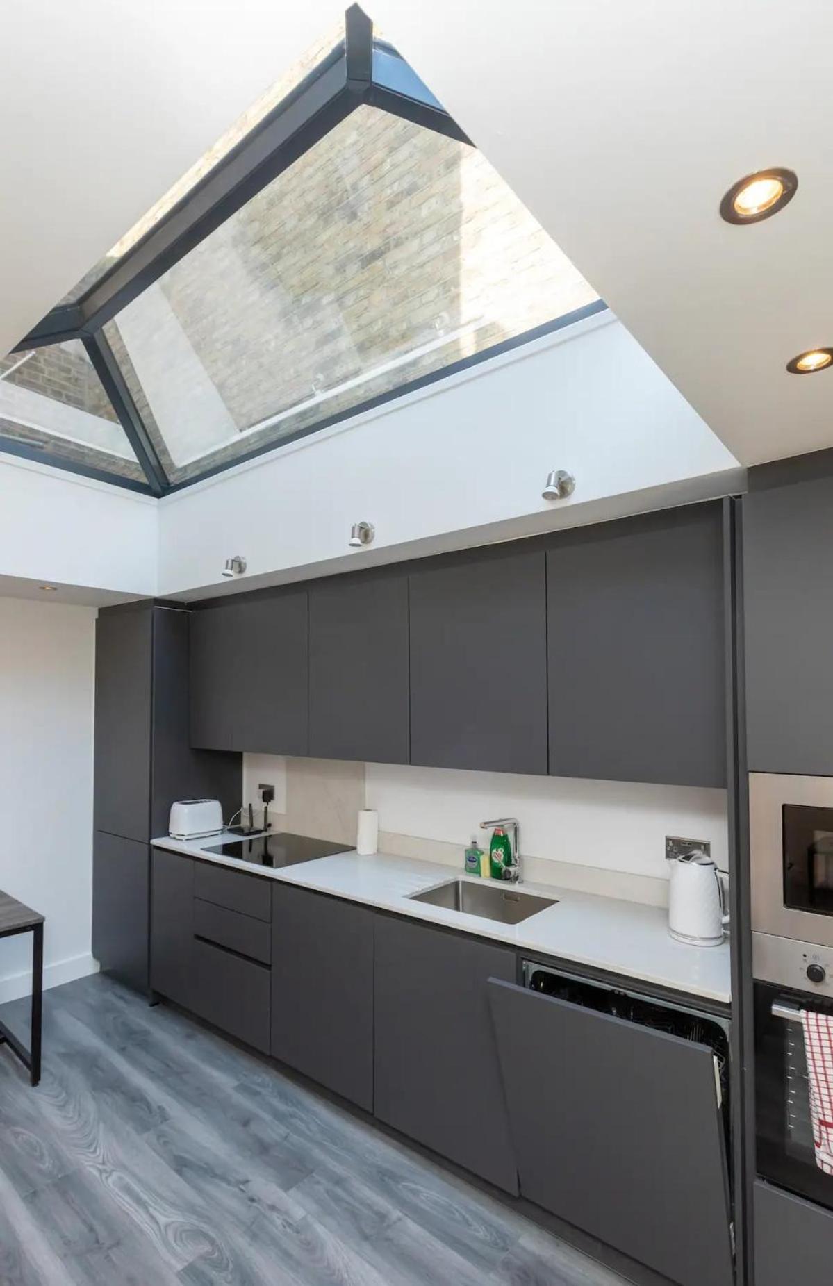 شقة Stylish 2-Bed Flat In The Heart Of West Hampstead لندن المظهر الخارجي الصورة