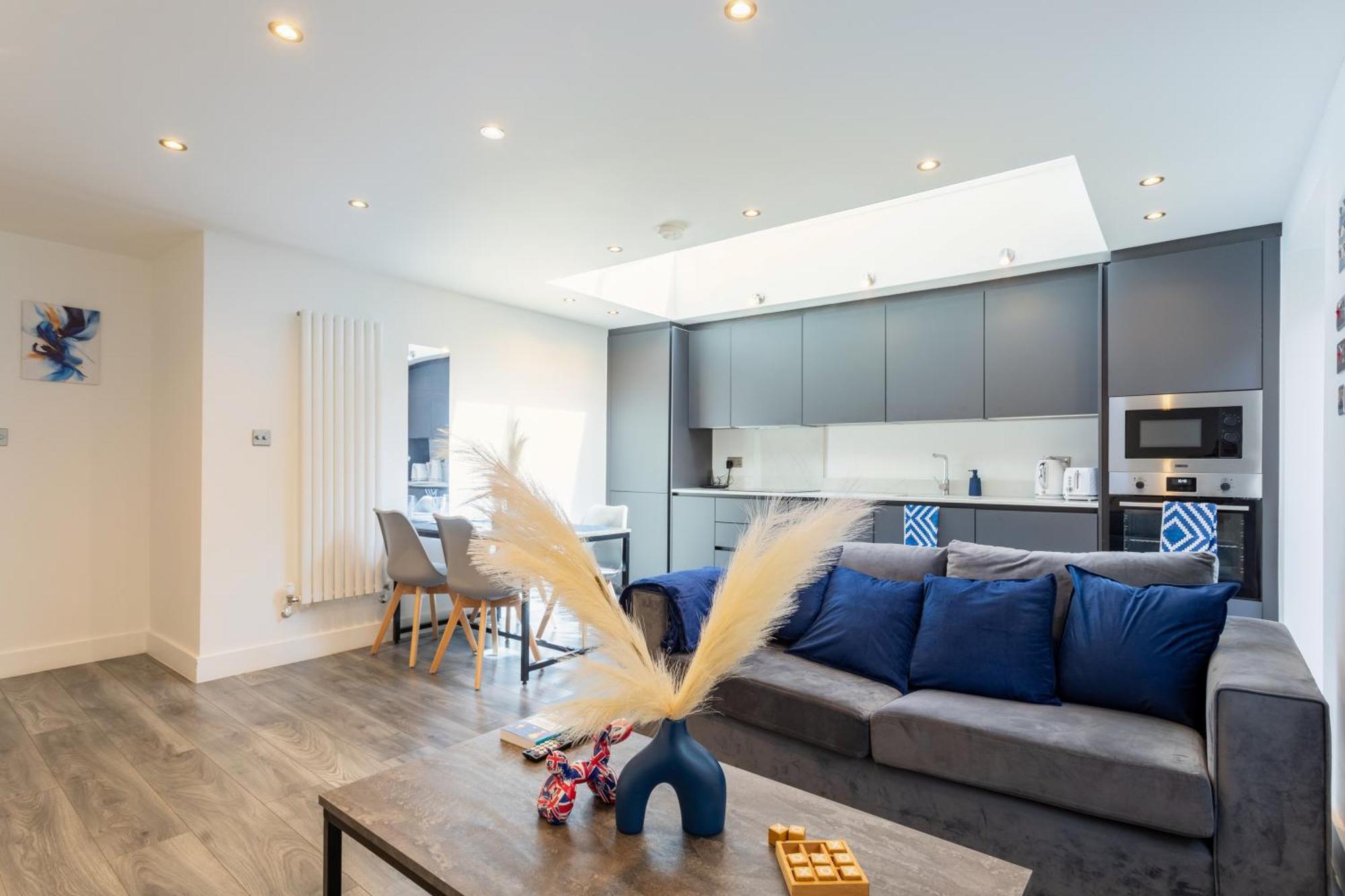 شقة Stylish 2-Bed Flat In The Heart Of West Hampstead لندن المظهر الخارجي الصورة
